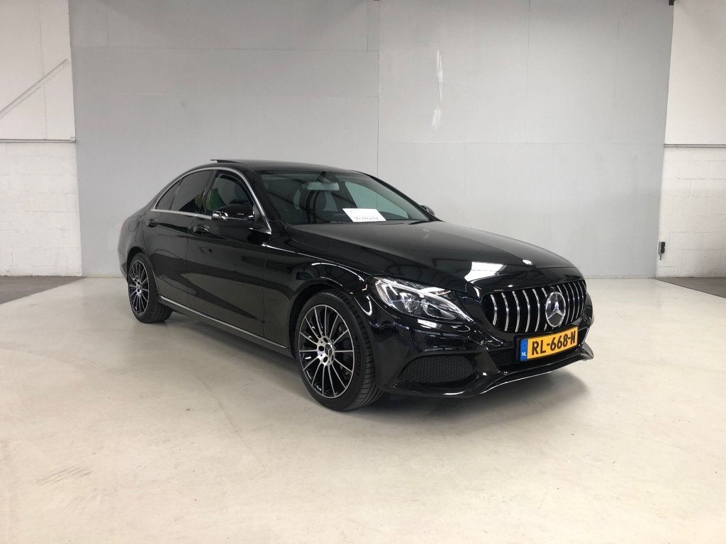Mercedes C180 Automaat 2018 | Schadevrij //Limousine, Auto's, Automaat, 1800 kg, Zwart, Leder en Stof