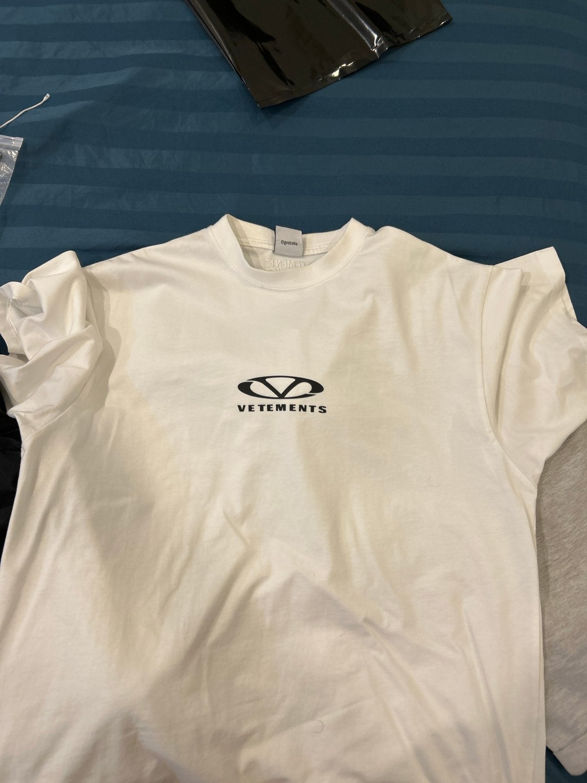 Vetements T-shirt wit met logo - Maat M, Kleding | Dames, T-shirts, Maat 38/40 (M), Wit, Ophalen of Verzenden, Zo goed als nieuw