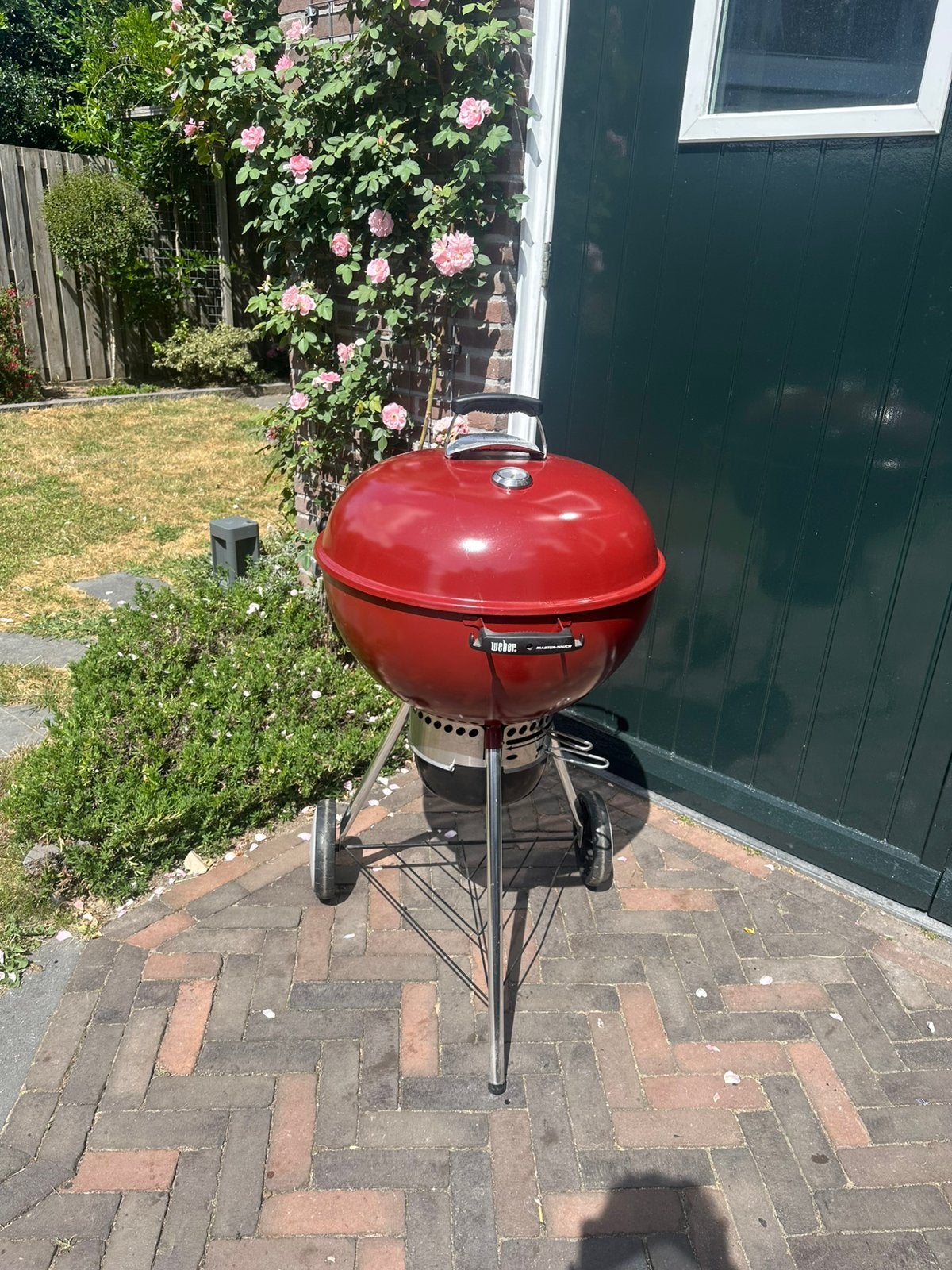 Weber Master-Touch GBS | Rood | 57CM | Incl. Hoes, Tuin en Terras, Houtskoolbarbecues, Zo goed als nieuw, Met accessoires, Ophalen