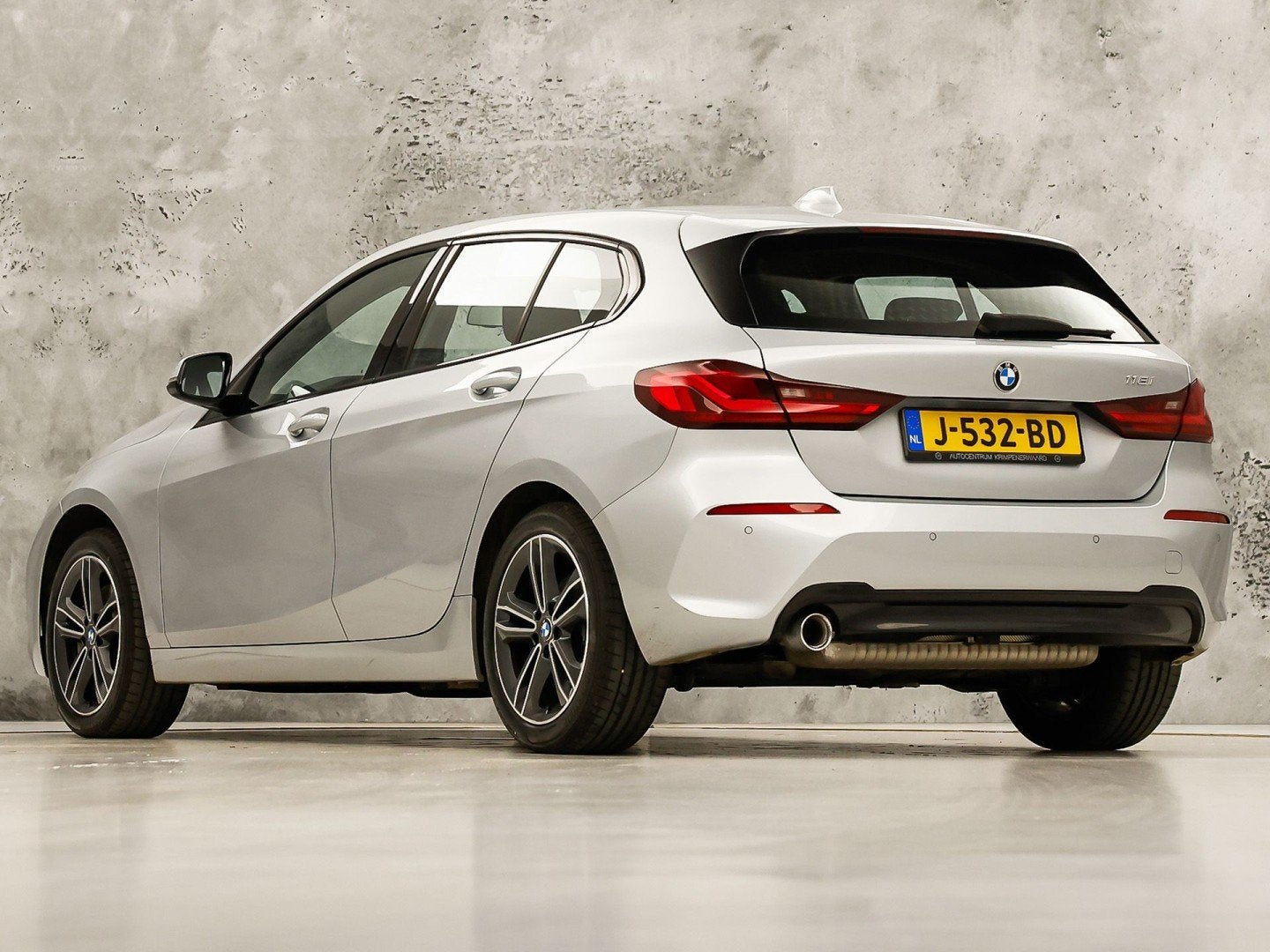BMW 1 Serie 118i Sport Automaat (APPLE CARPLAY, NAP, GROOT N, Gebruikt, Leder en Stof, Origineel Nederlands, Bedrijf