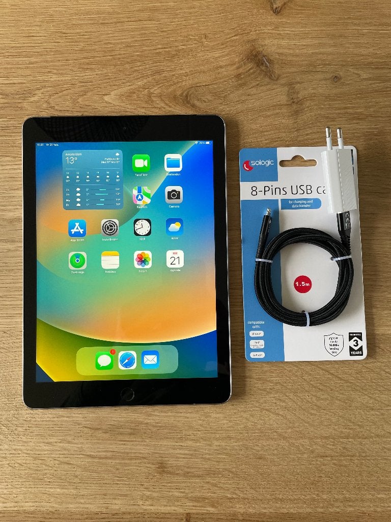 Mooie Tablet iPad, 4G Sim, Wifi, Bluetooth, Computers en Software, Apple iPads, 10 inch, 32 GB, Apple iPad, Zwart