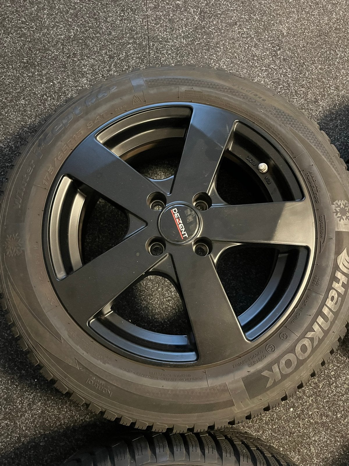 15” winterbanden 4x100 175/65 Yaris Kia Rio Splash Swift i20, Ophalen, Gebruikt, 15 inch, Velg(en)