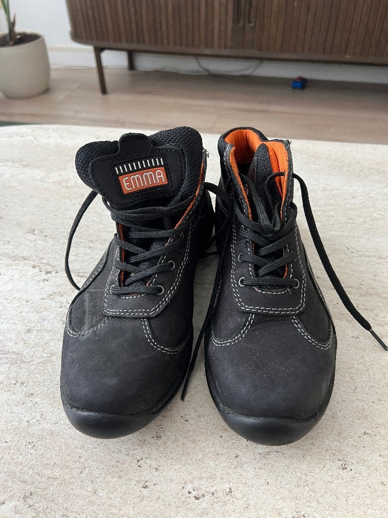 Emma safety shoes bv, Ophalen of Verzenden, Zo goed als nieuw, Zwart, Sneakers of Gympen