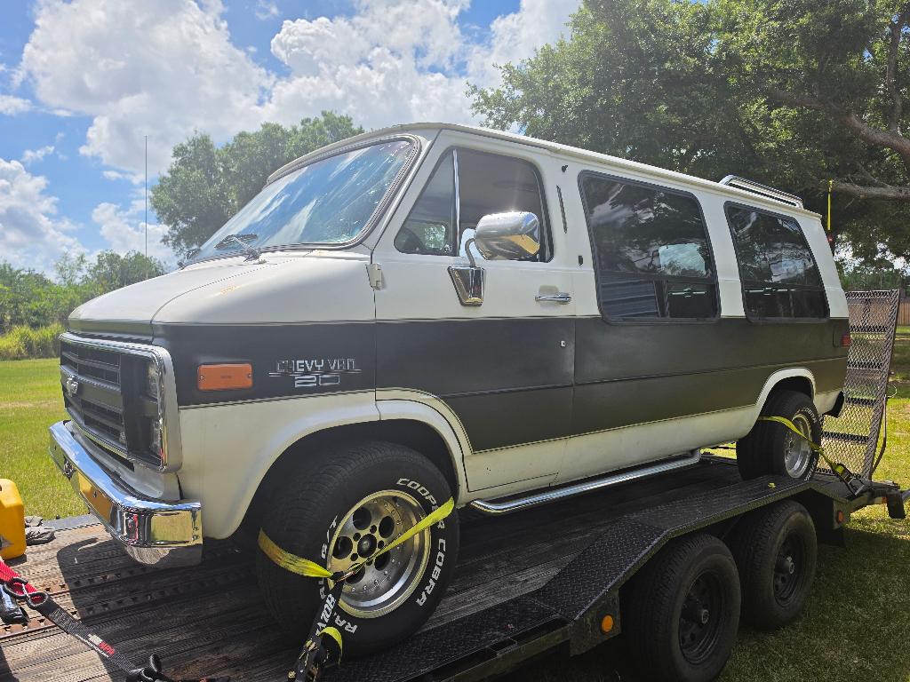 chevrolet g20 van 2x licht project, Auto's, Chevrolet, Particulier, Chevy Van, Benzine, Overige carrosserieën, Automaat, Wit, Blauw