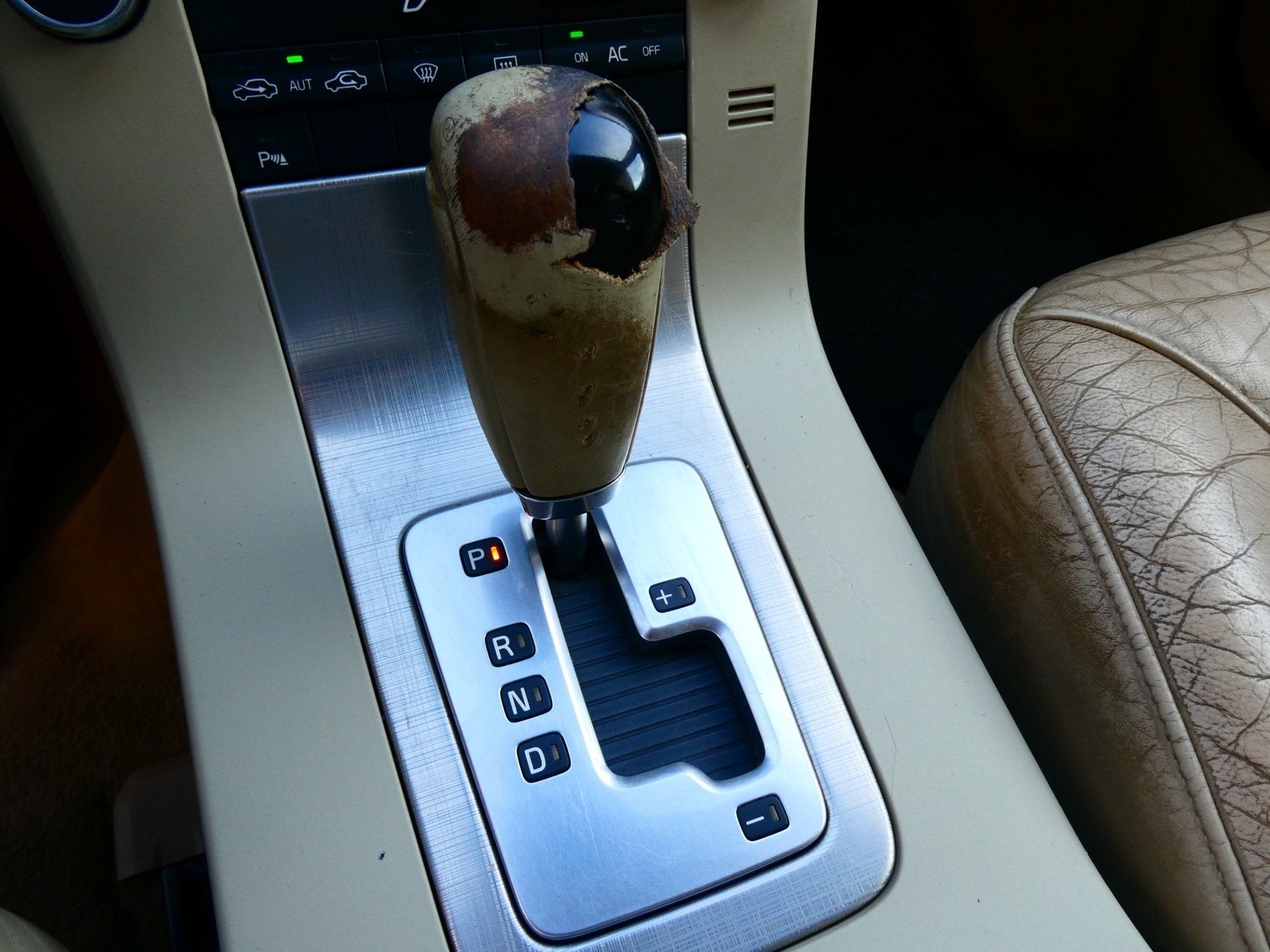 Volvo V70 2.4D 5-Cil. 163pk Automaat 1e eig. Leder Navi Trek, Auto's, Beige, Blauw, 163 pk, Diesel