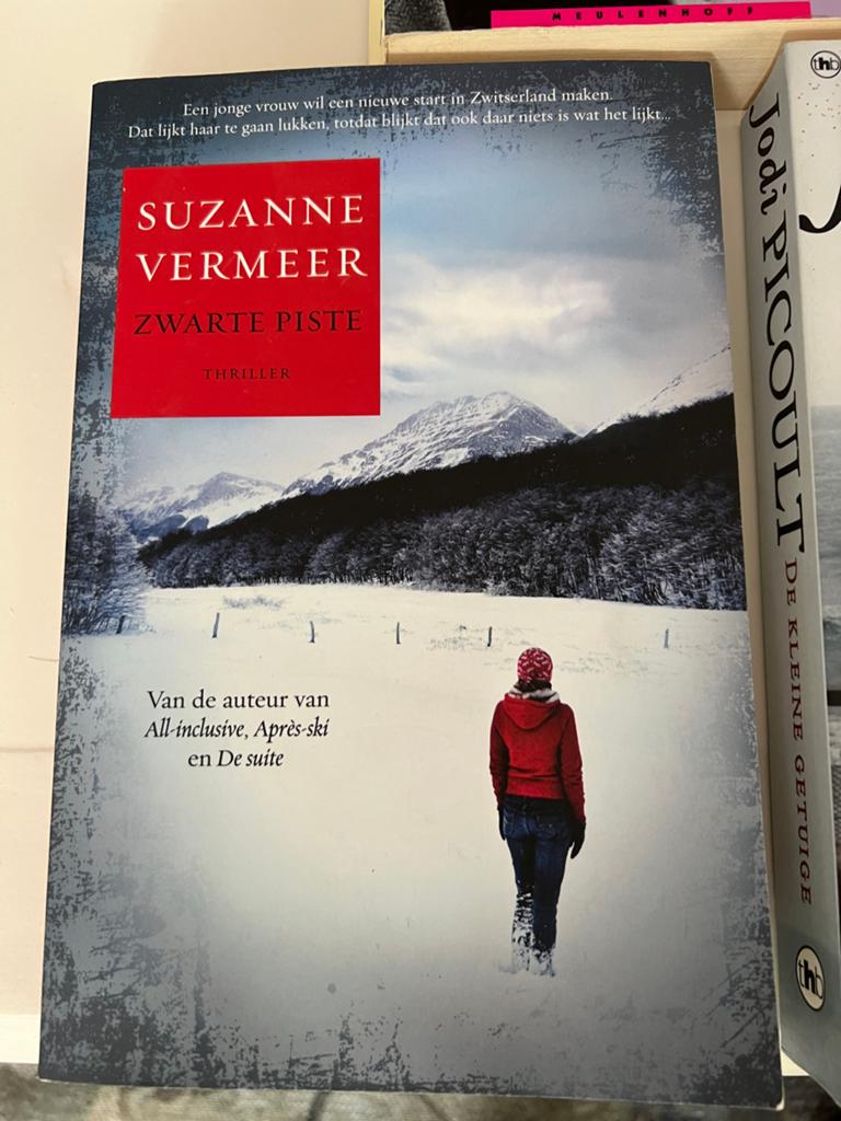 Zwarte Piste - Suzanne Vermeer (Thriller), Ophalen, Zo goed als nieuw, Nederland
