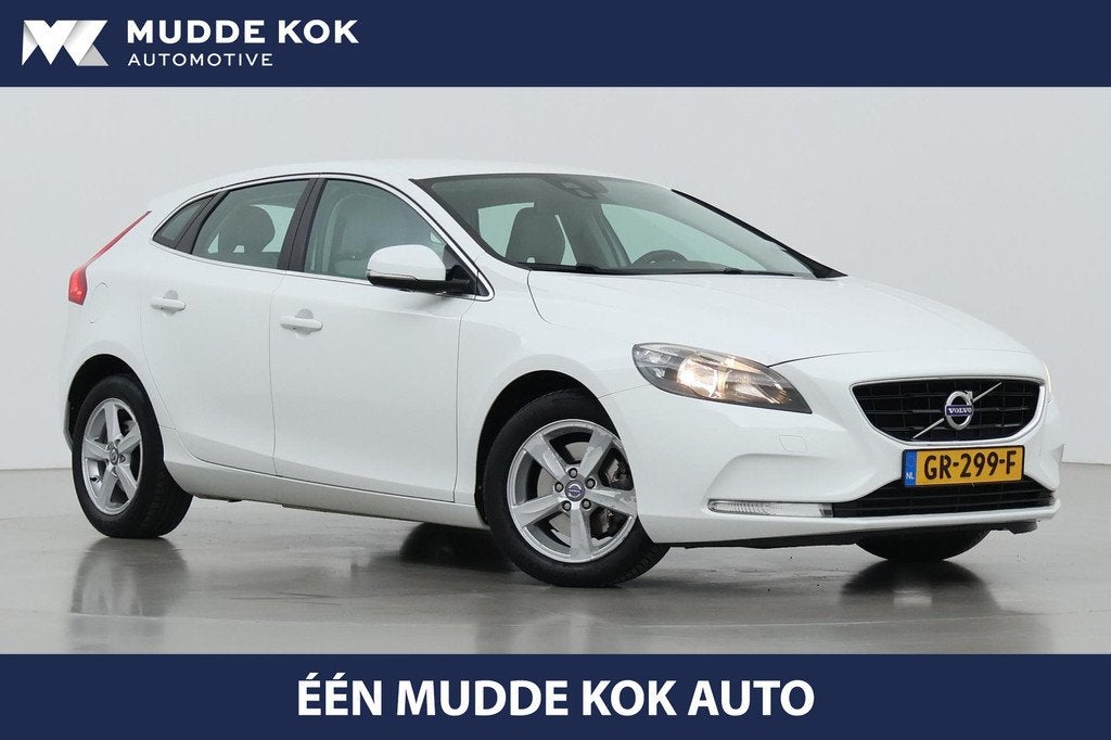 Volvo V40 T2 Momentum | Cruise Control | 16 Inch | Airco | 9, Auto's, Volvo, Voorwielaandrijving, Gebruikt, Zwart, 4 cilinders