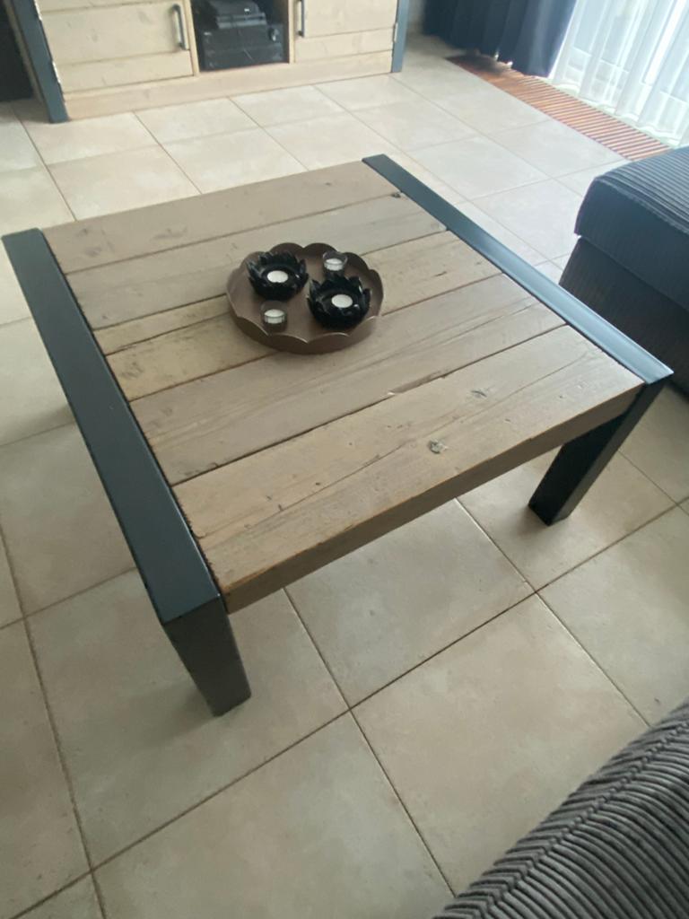 Salontafel van staal en steigerhout - Antraciet, Huis en Inrichting, Tafels | Salontafels, Ophalen, Gebruikt, Vierkant, 50 tot 100 cm
