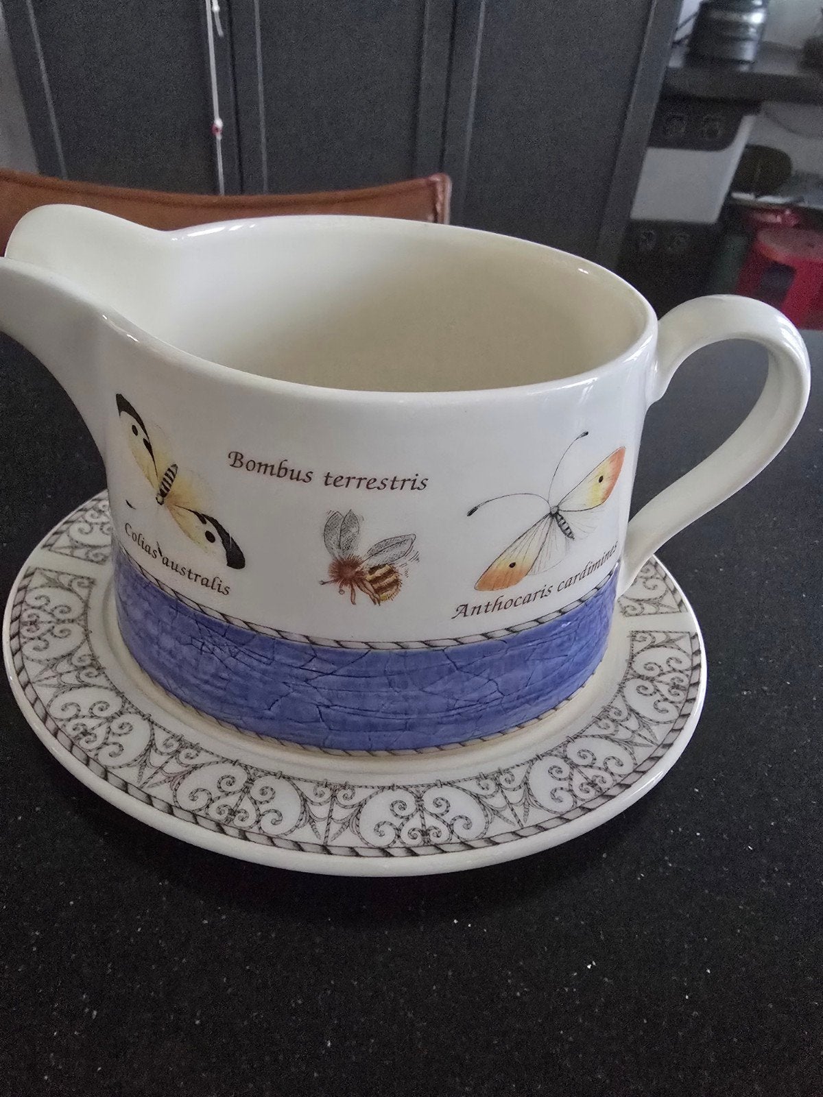 Sarah's Garden, Wedgewood: Mooie sauskom met schotel, Overige typen, Ophalen of Verzenden, Zo goed als nieuw, Wedgwood