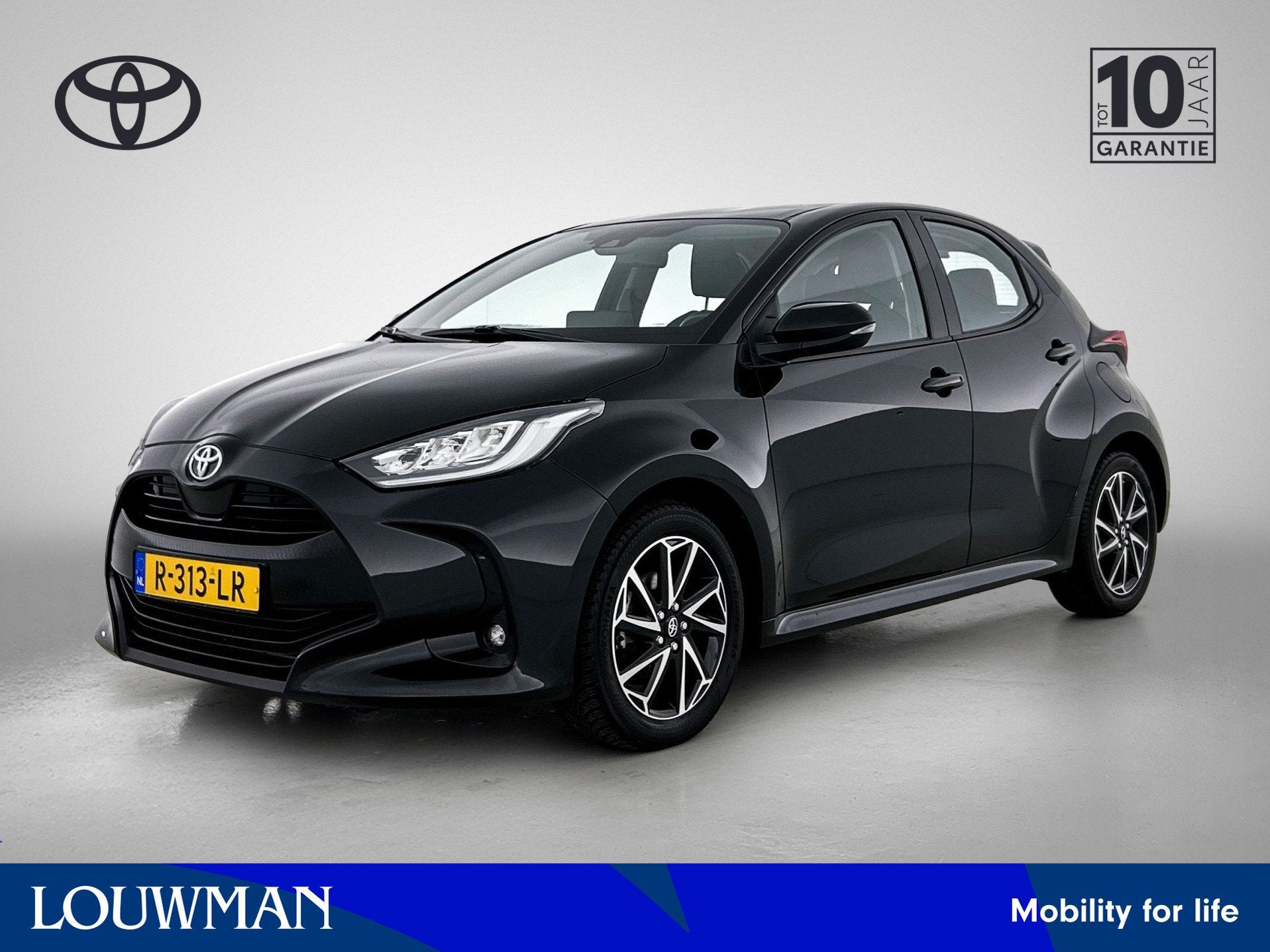 Toyota Yaris 1.5 VVT-i Dynamic | Navigatie | Airco |, Auto's, Voorwielaandrijving, 12 maanden, Euro 6, Zwart