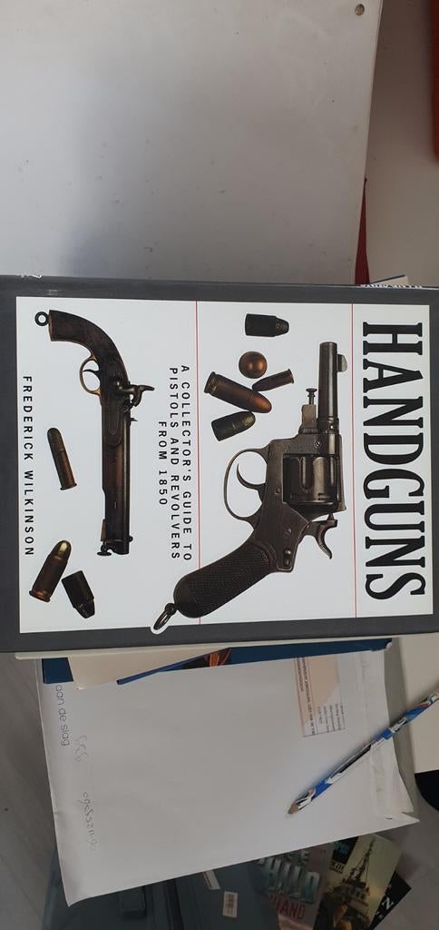Handguns: Collector's Guide Pistols & Revolvers 1850, Boeken, Ophalen of Verzenden, Gelezen, Frederick Wilkinson
