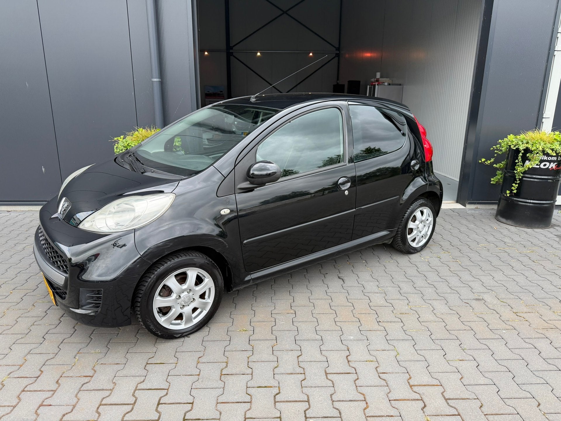 Peugeot 107 1.0-12V XS, Voorwielaandrijving, Stof, Gebruikt, Zwart