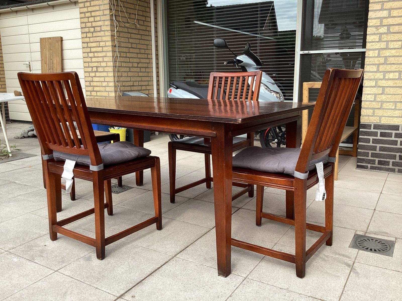 Original Manor Furniture (kersen)houten tafel met 4 stoelen., Huis en Inrichting, Ophalen, Gebruikt, 50 tot 100 cm, 150 tot 200 cm