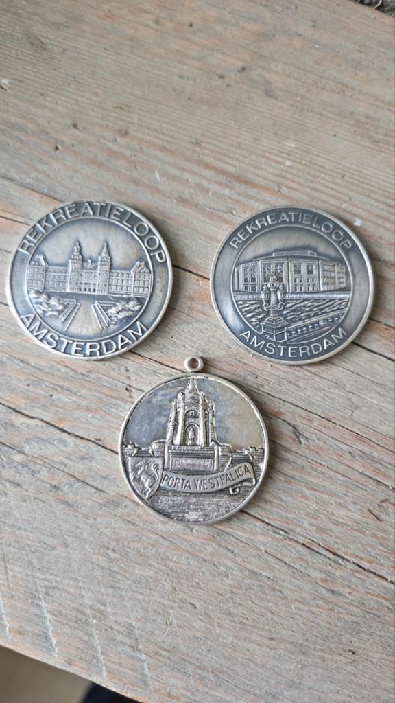 Penningen Amsterdam en Duitse munthanger, Ophalen of Verzenden, Overige materialen