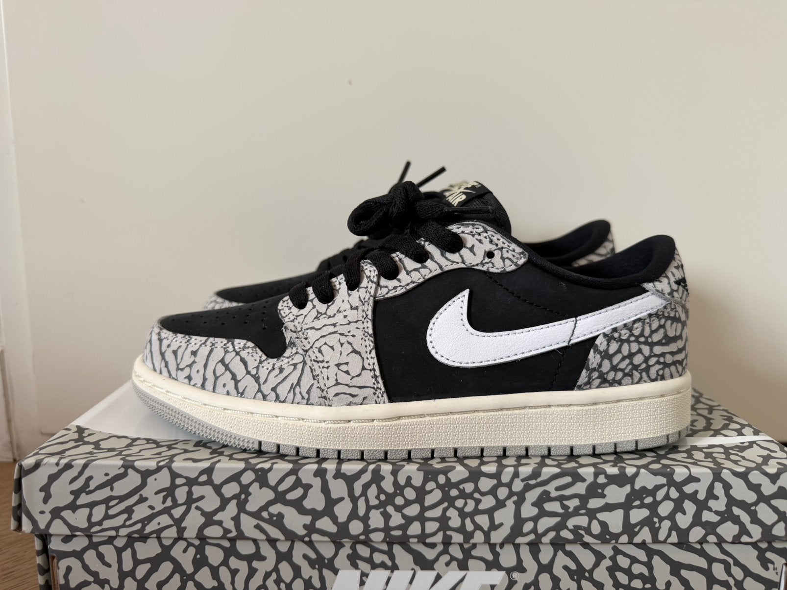 Jordan 1 Low ‘Animal Print’ (size 38), Zwart, Nieuw, Ophalen of Verzenden, Sneakers of Gympen