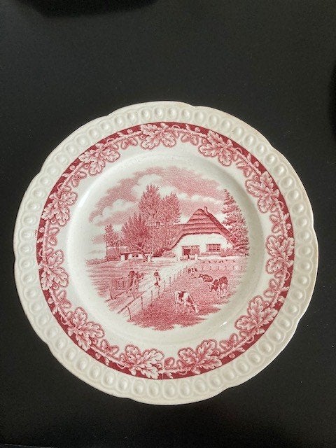 Antiek bord Boerenhoeve Maestricht. Societe Ceramique. Rood, Ophalen