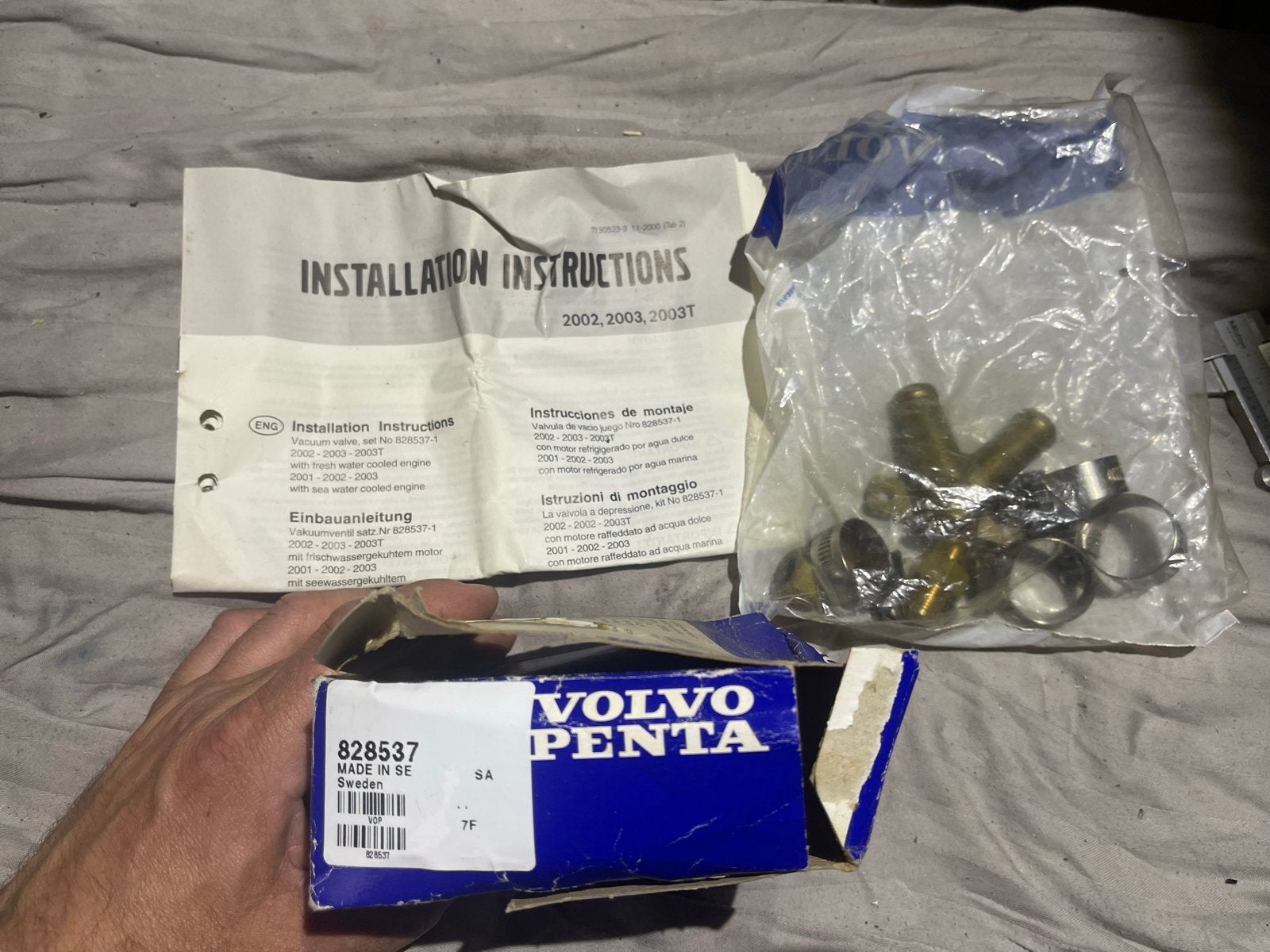 Volvo Penta Vacuümklep/beluchter Kit 828537 - Nieuw in doos, Watersport en Boten, Ophalen of Verzenden, Nieuw, Motor en Techniek