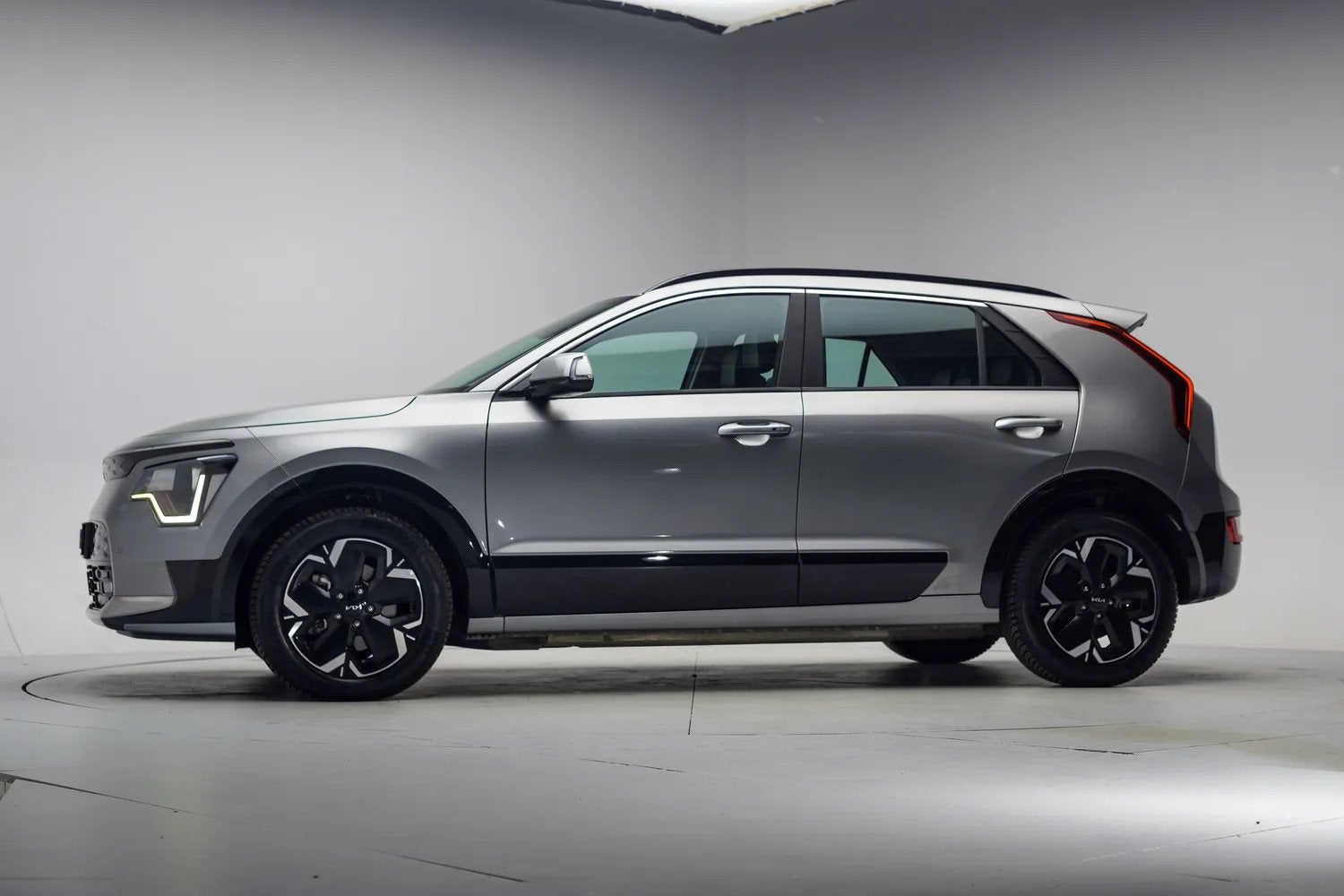Kia e-Niro DynamicLine 64.8 kWh 3-fase [ Navi Adapt.cruise A, Auto's, Kia, Automaat, 8 kWh, 0 cilinders, Gebruikt