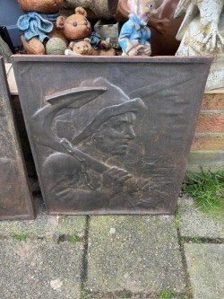 Te koop 2 gietijzeren platen, thema mijn, Ophalen