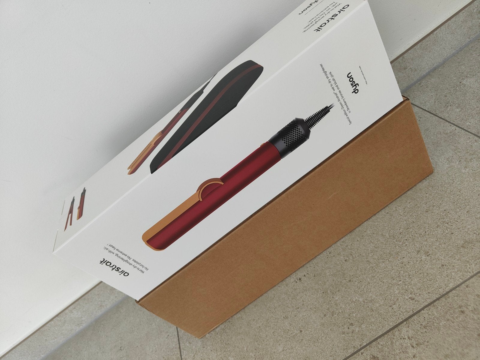 Dyson Airstrait Red Velvet - NIEUW, Ophalen of Verzenden, Nieuw, Krultang of Stijltang