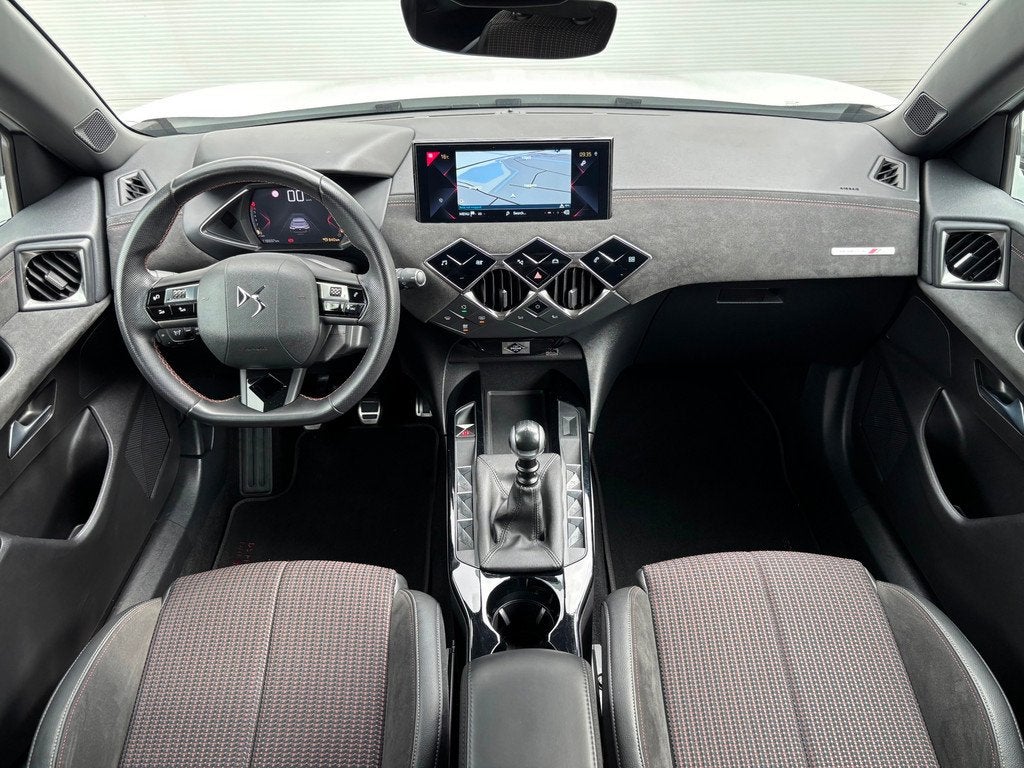 DS 3 Crossback 1.2 PureTech Performance Line|Carplay|180 Cam, Auto's, DS, Voorwielaandrijving, 101 pk, 1199 cc, Automatische klimaatregeling