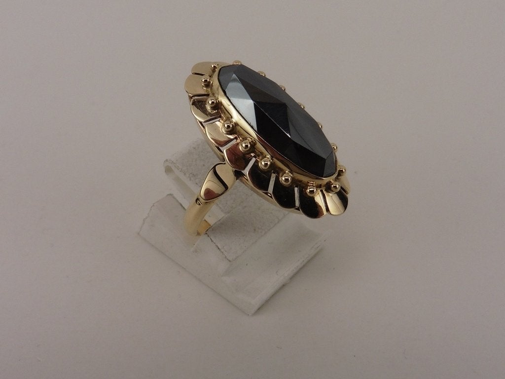 Gouden damesring met hematiet                            G10, Gebruikt, ., Ophalen of Verzenden, Grijs