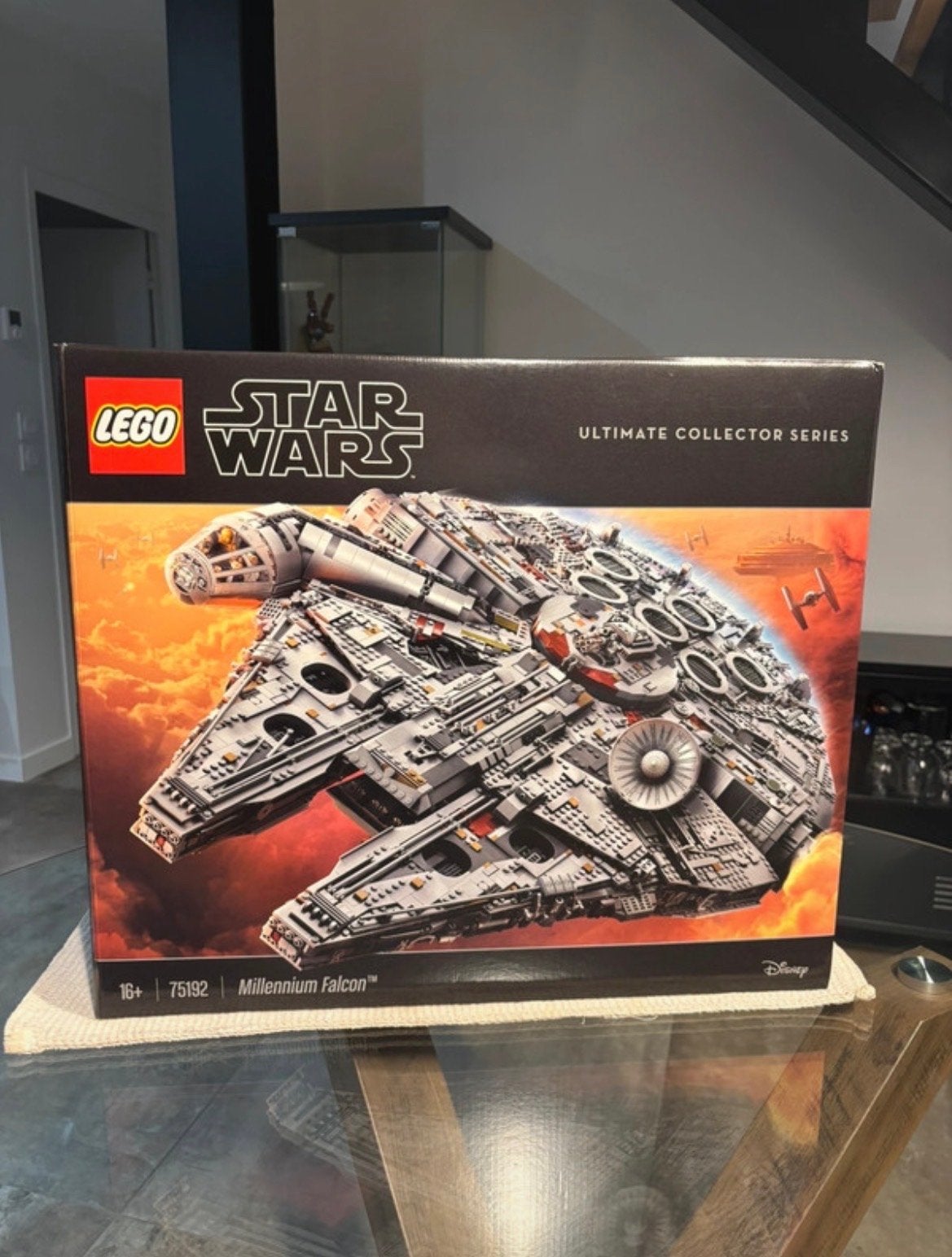 LEGO Star Wars Millennium Falcon 75192 UCS, Verzenden, Zo goed als nieuw
