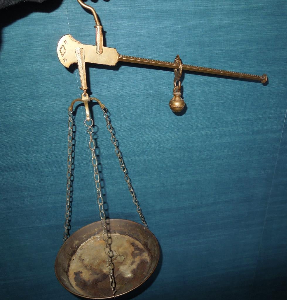 Antieke messing weegschaal met gewichtje, Ophalen of Verzenden