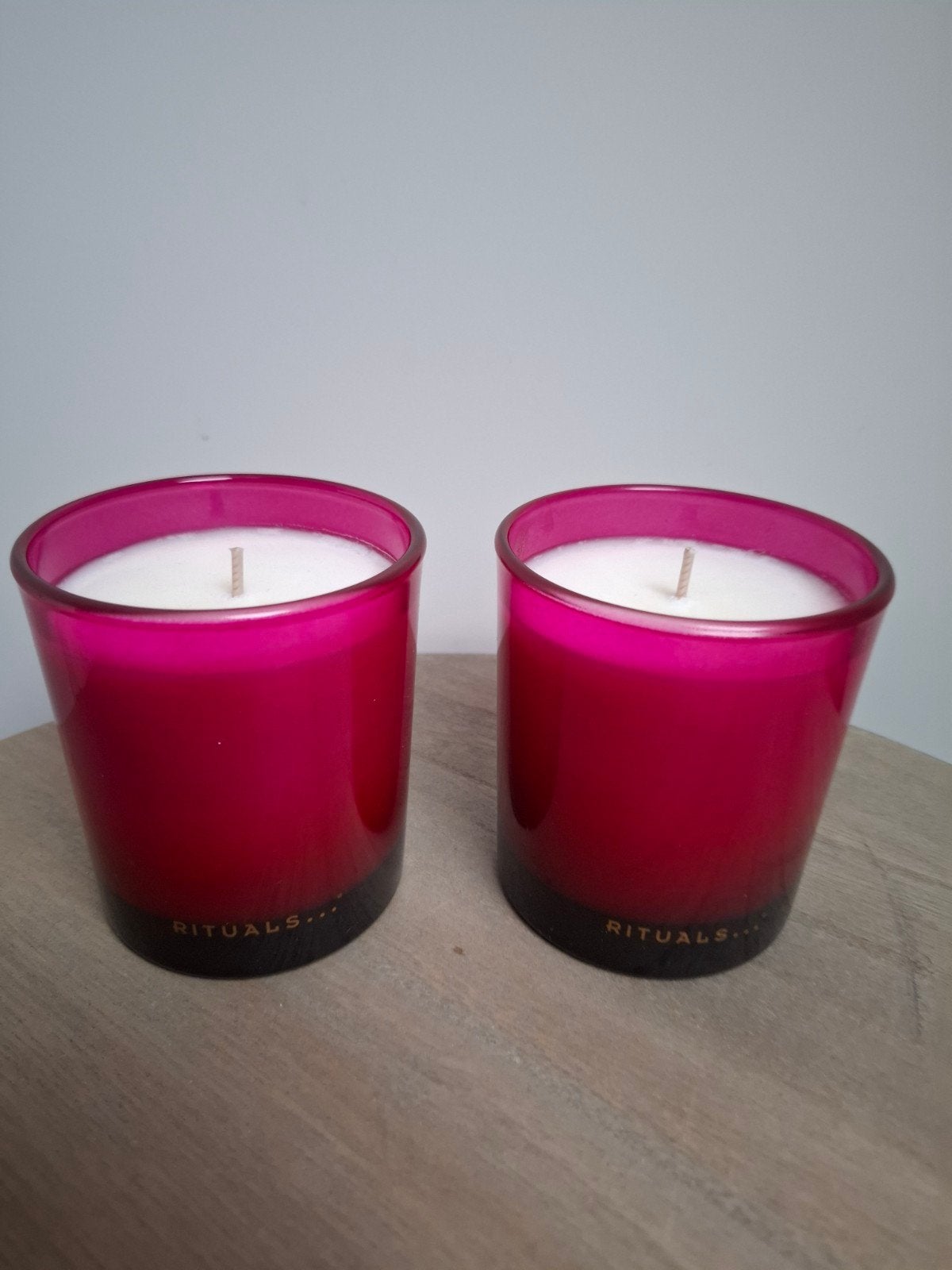 Nieuw! 2 Rituals Uukumwe limited edition geurkaarsen!, Nieuw, Ophalen of Verzenden, Glas, Roze