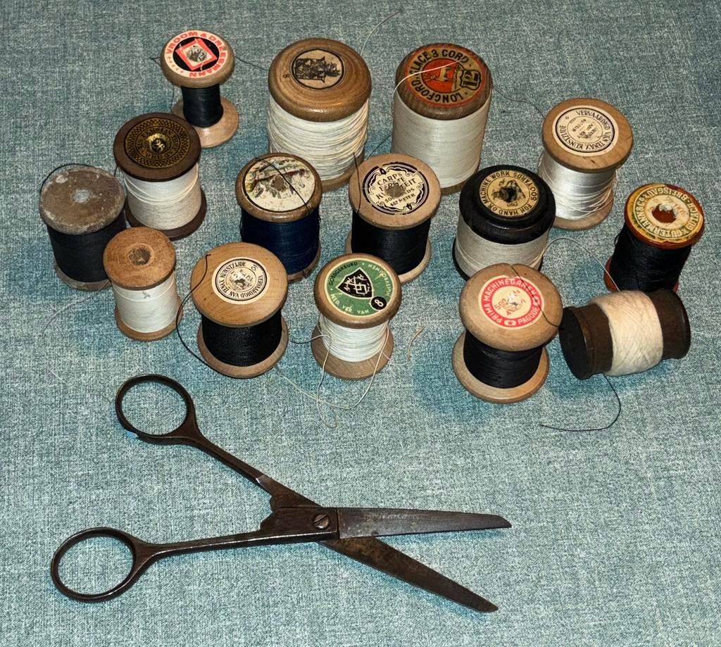 Originele antieke garenklossen met labels – vroege 20e eeuw, Ophalen