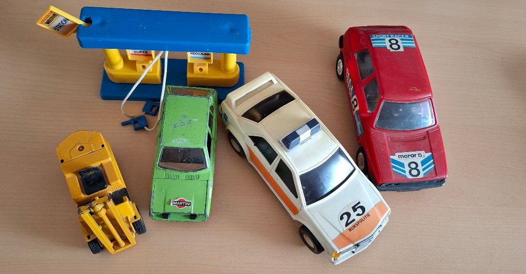 Vintage Speelgoed Set - Wader Benzinepomp & Auto's (Retro), Gebruikt, Onbekend, Ophalen of Verzenden, Onbekend