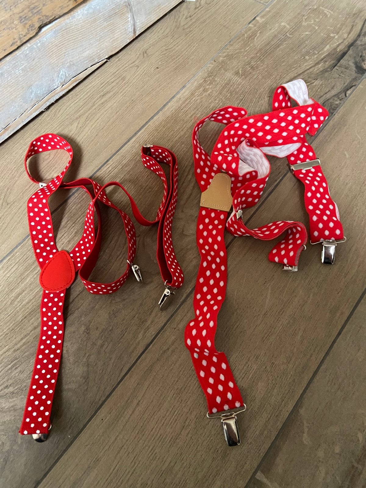 2 stuks Bretels rood met witte stippen, Verzenden, Gedragen, Overige thema's, Accessoires