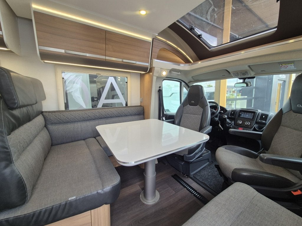 Adria Matrix M 670 SL 160 pk Lengtebedden, Ringverwarming, Bedrijf, ABS, Elektrische ramen