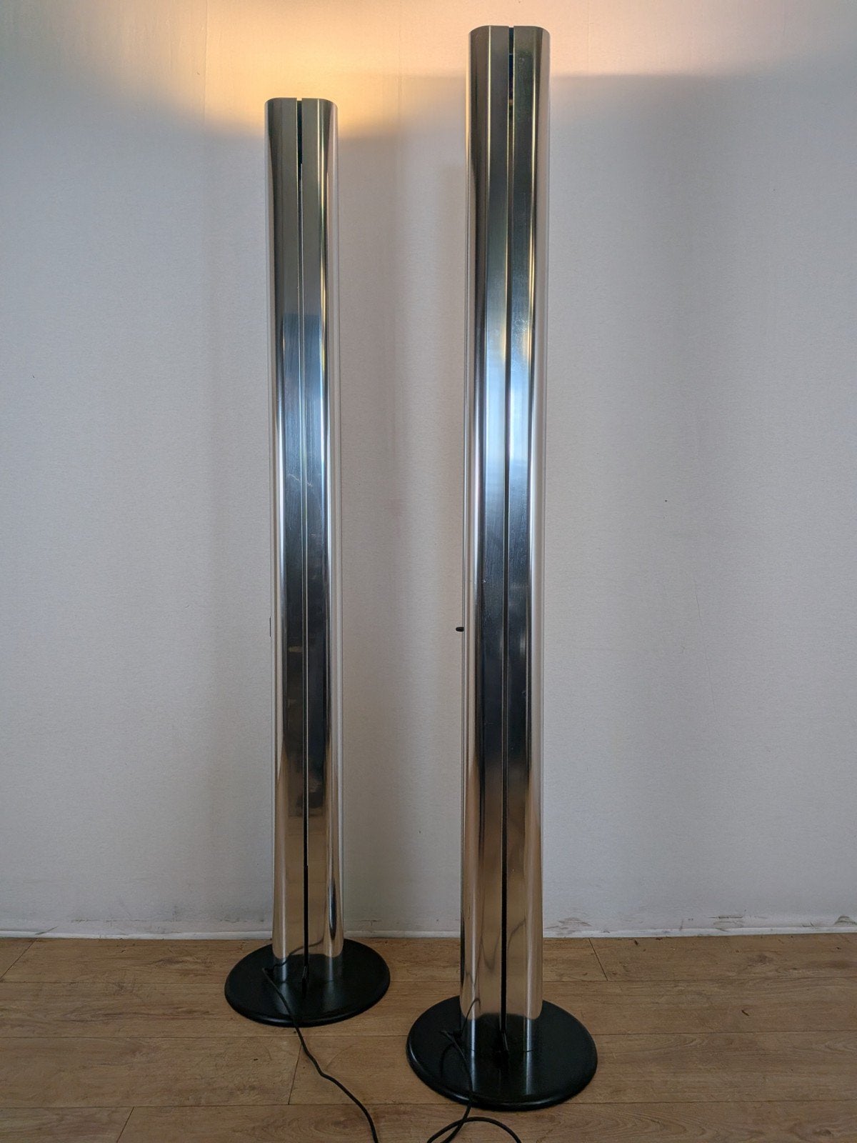 2x Artemide Megaron vloerlamp – Gianfranco Frattini, Gebruikt, Via Bergamo, 18, 20010 Pregnana Milanese MI, Italië, 200 cm of meer