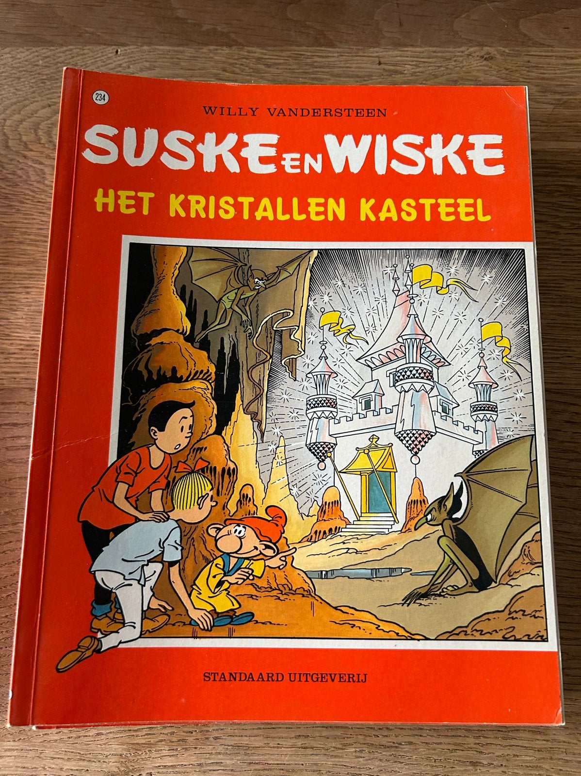 Suske en Wiske - Het Kristallen Kasteel 234 - Eerste Druk, Boeken, Stripboeken, Eén stripboek, Ophalen of Verzenden, Gelezen