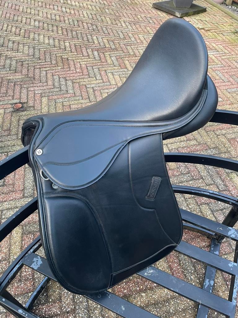 Norton Rexine veelzijdigheidszadel 17 inch, Dieren en Toebehoren, Ophalen of Verzenden, Zo goed als nieuw, Overige soorten