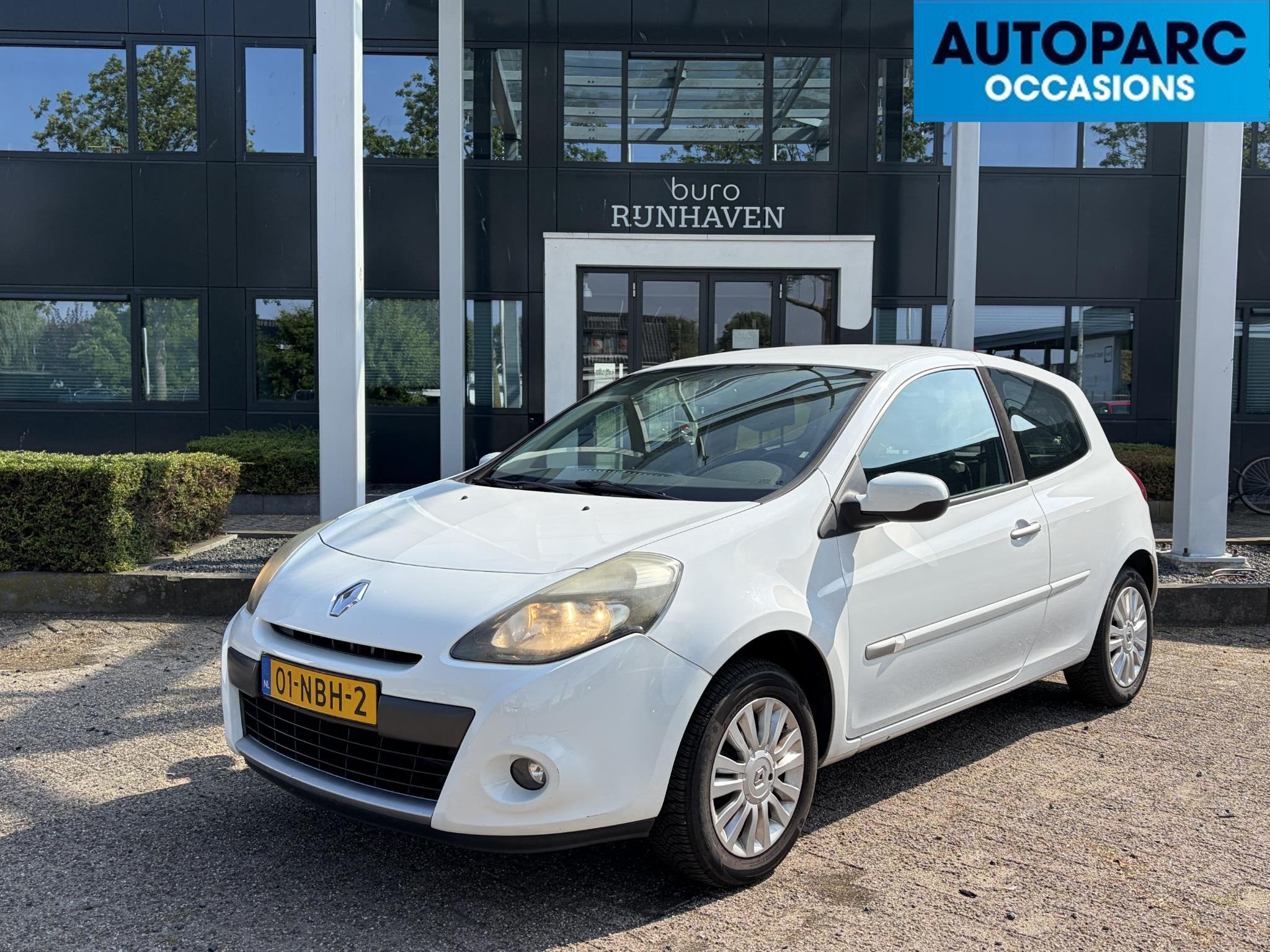 Renault Clio 1.2 Collection , CRUISE CONTROL, AIRCO, GROOT S, Euro 5, Gebruikt, 4 cilinders, 1055 kg