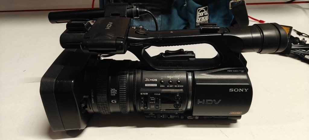 Sony HVR-Z5E  (met tas + lamp), Ophalen, Gebruikt, 20x of meer, Sony