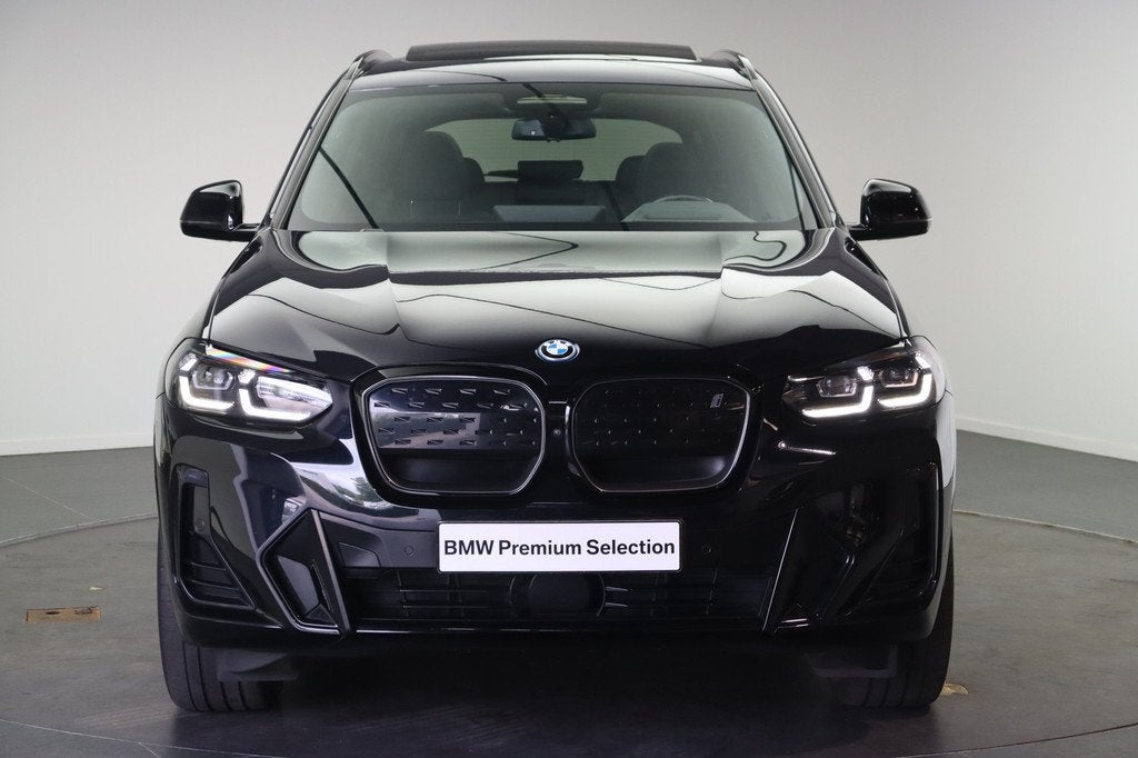 BMW iX3 High Executive M Sport / Sportstoelen / Comfort Acce, Achterwielaandrijving, Gebruikt, 750 kg, Zwart