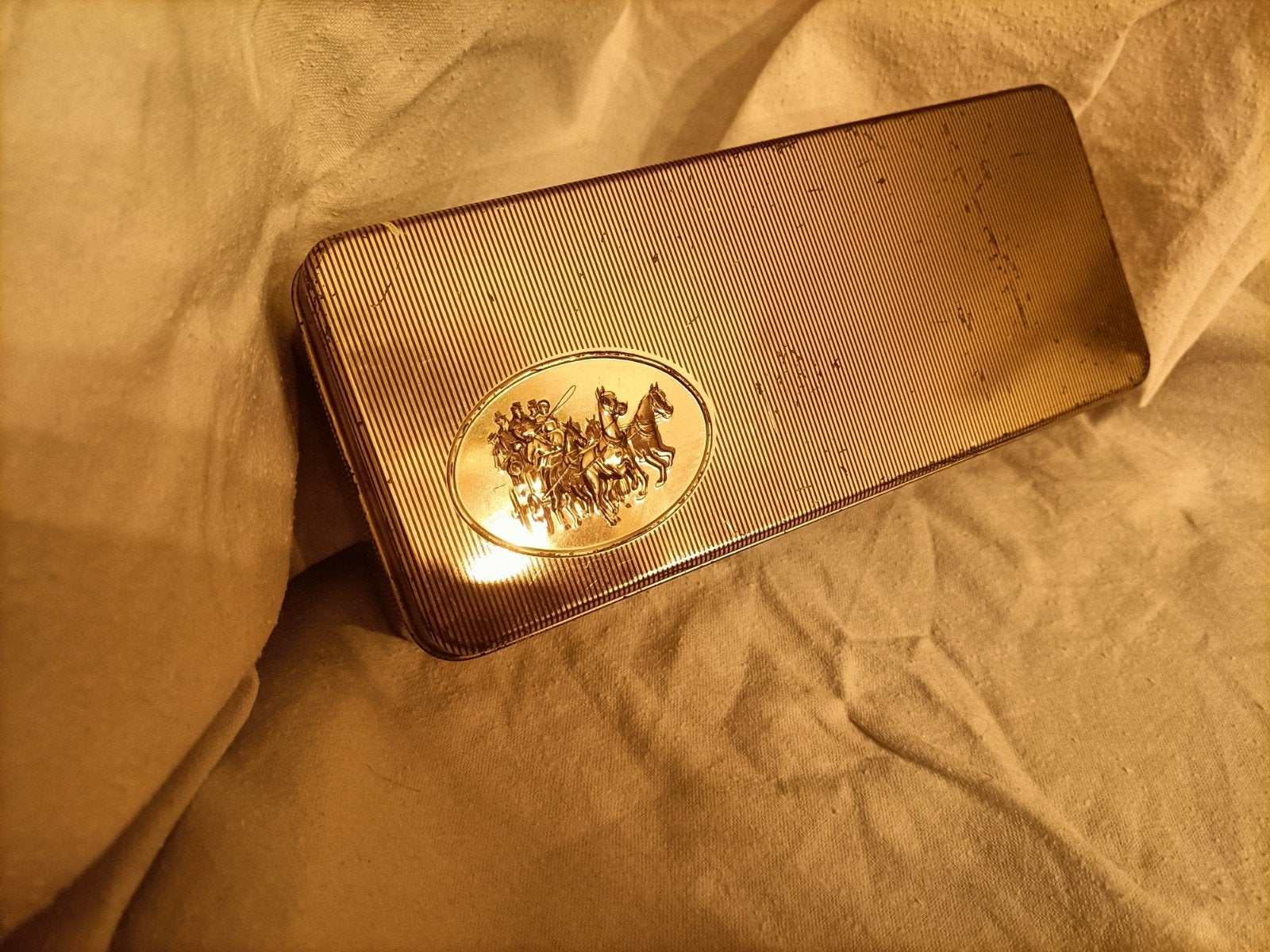 Vintage Pickwick theeblik met koets reliëf, Ophalen of Verzenden
