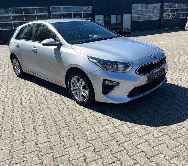Kia CEED 1.6 CRDI Dynamicline, Voorwielaandrijving, Stof, 4 cilinders, 1600 cc