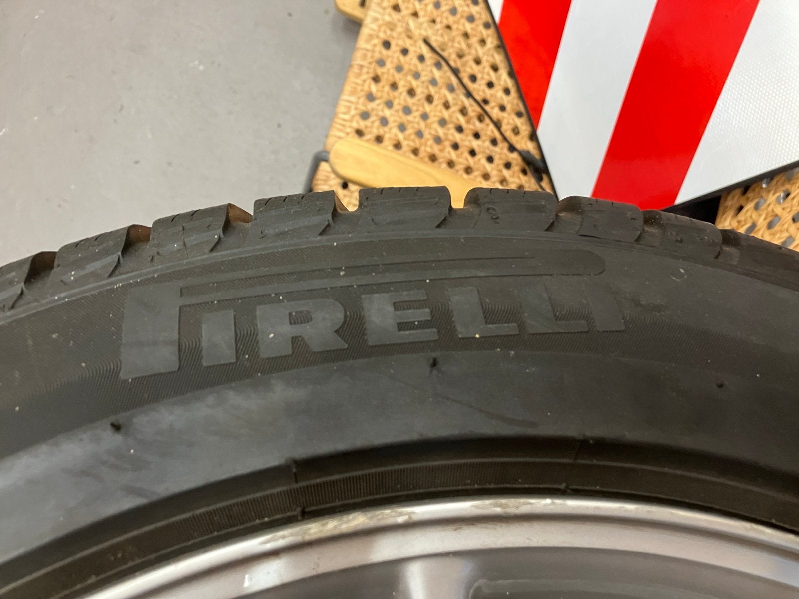 Foto 4 van Winterbanden met velgen voor Tesla Model Y