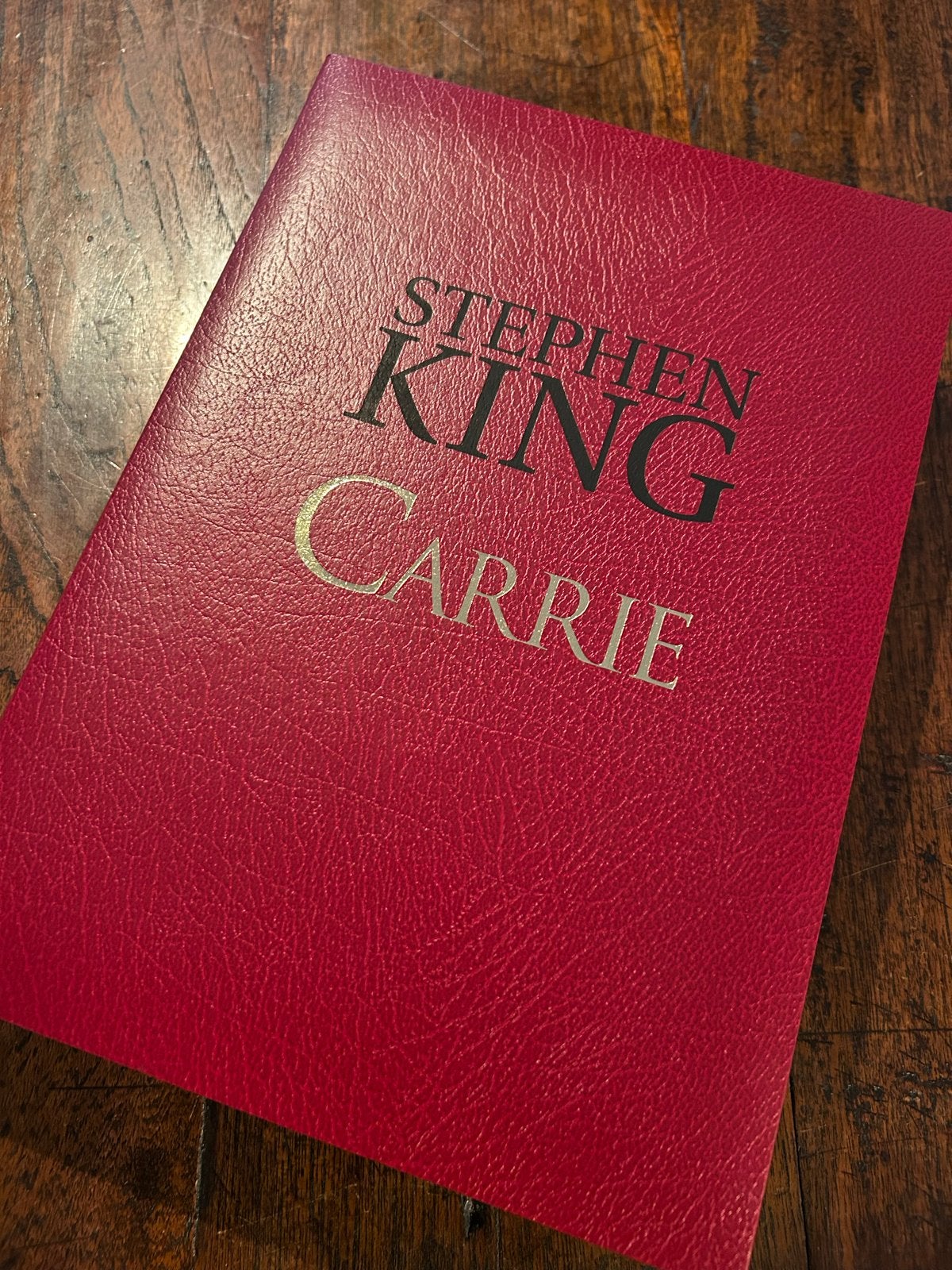Stephen King - Carrie (Deluxe Gesigneerde Editie), Ophalen of Verzenden, Zo goed als nieuw, Amerika