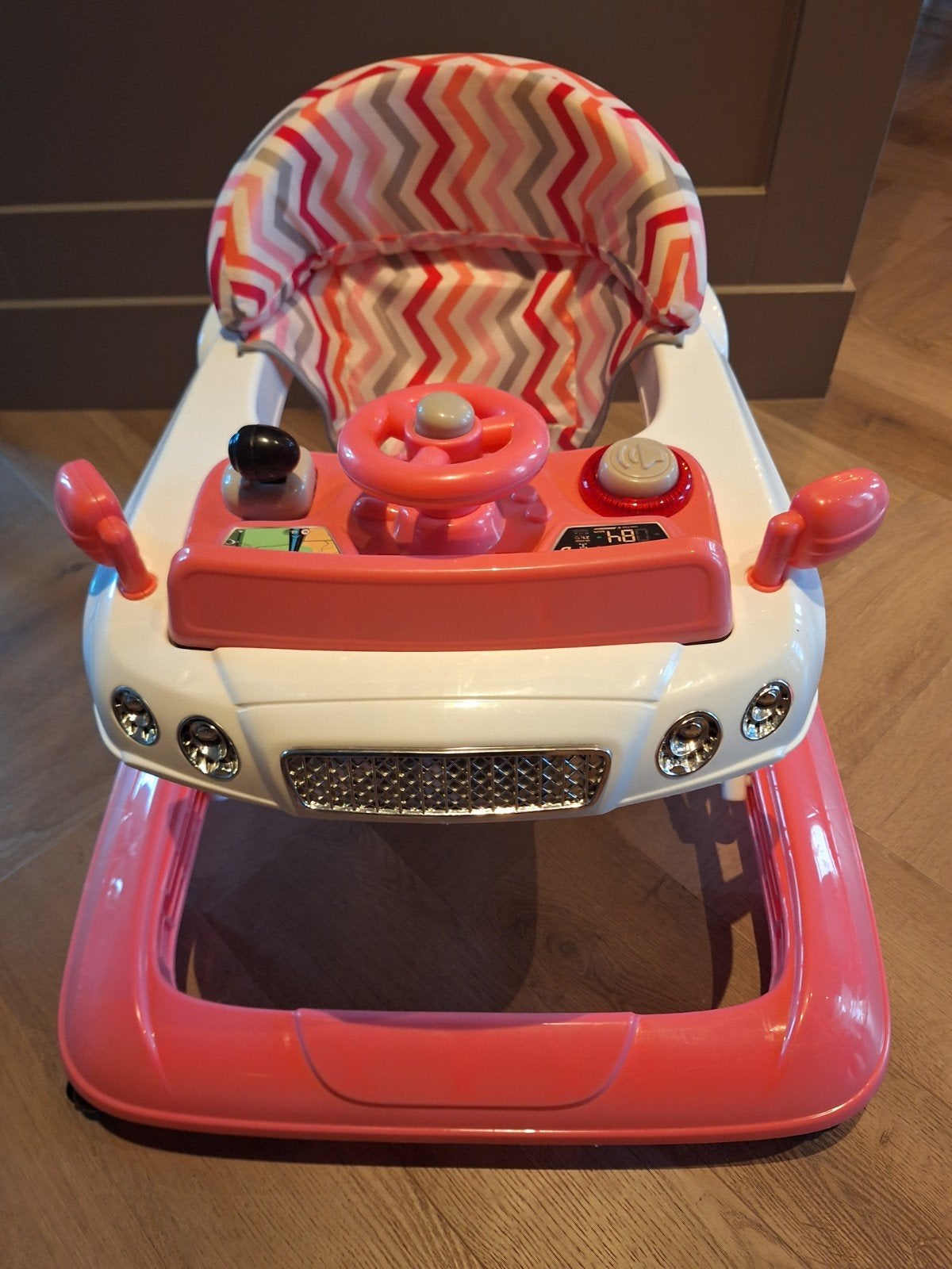 Roze baby loopstoel in auto-design, Ophalen of Verzenden, Zo goed als nieuw