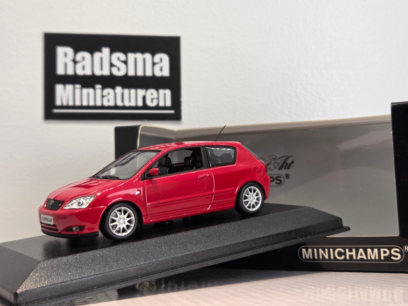 Toyota Corolla Tsport - 3drs Rood - 1:43 Minichamps, Auto, Nieuw, Ophalen of Verzenden, MiniChamps