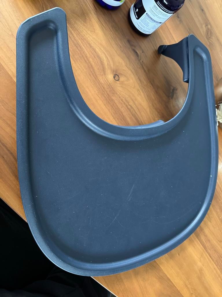 Stokke Nomi eetblad - Blauw/Grijs, Kinderen en Baby's, Kinderstoelen, Ophalen, Zo goed als nieuw, Overige typen, Afneembaar eetblad