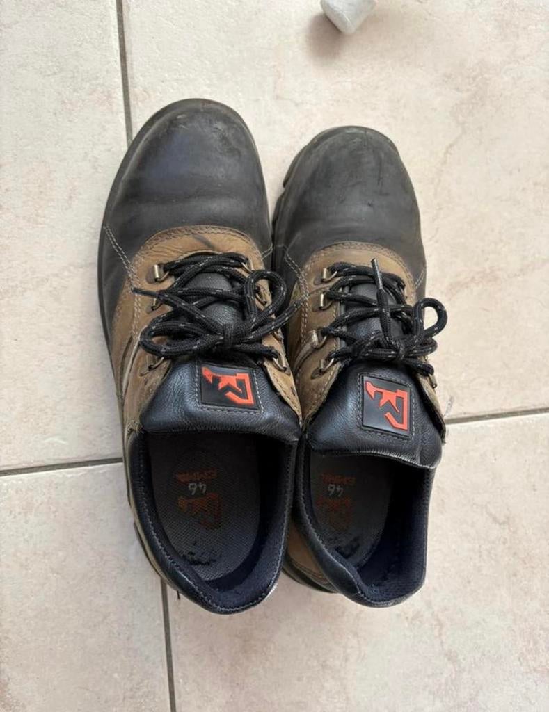 Werkschoenen stalen neus mt 45, Ophalen of Verzenden, Zo goed als nieuw