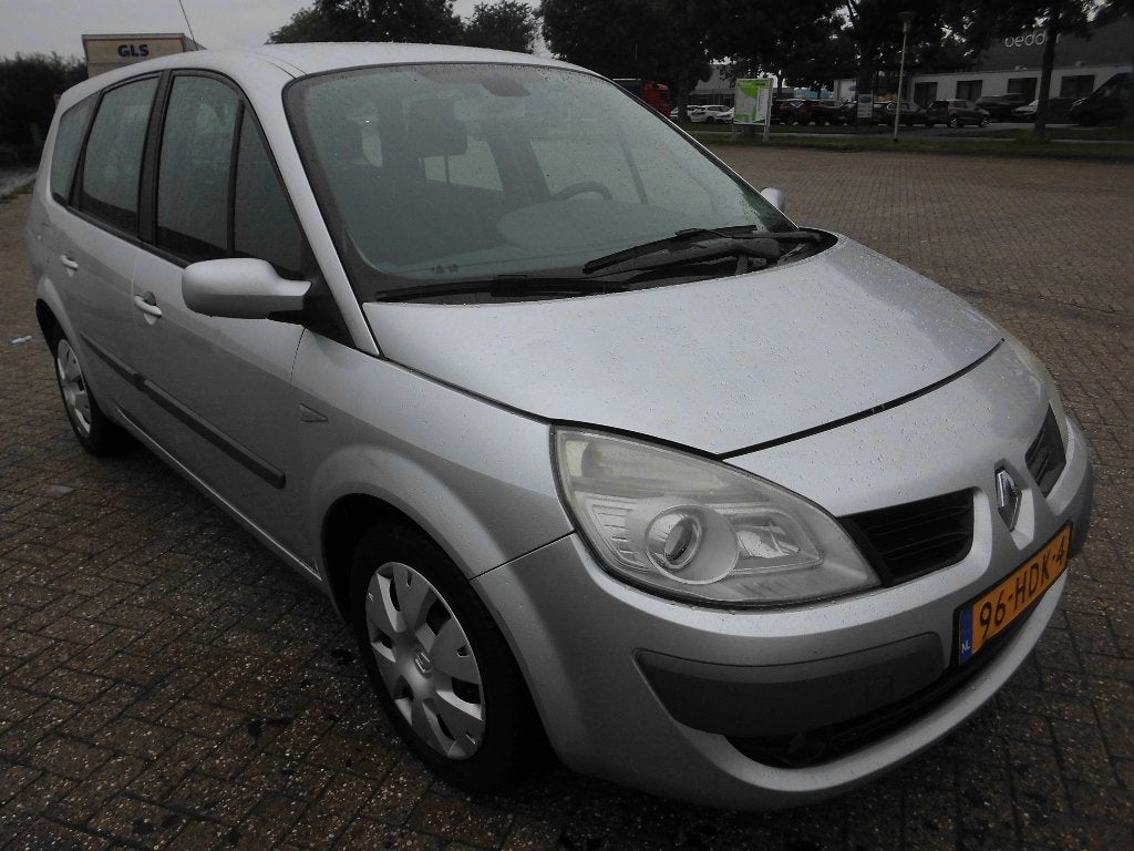 RENAULT GRAND SCENIC 2.0 BJ 2008 ,,MOOIE AUTO,,!!! KOOPJE, Voorwielaandrijving, Stof, 4 cilinders, 75 €/maand