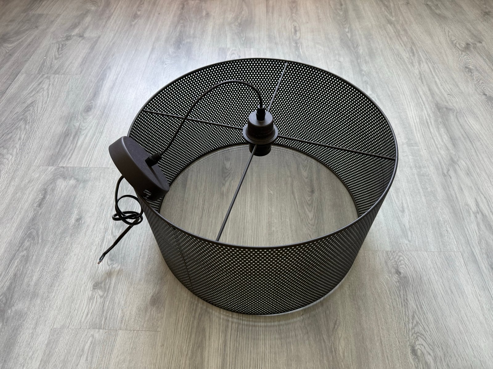 Mooie zwarte metalen hanglamp, Huis en Inrichting, Ophalen, Gebruikt, Metaal, E27 (groot)