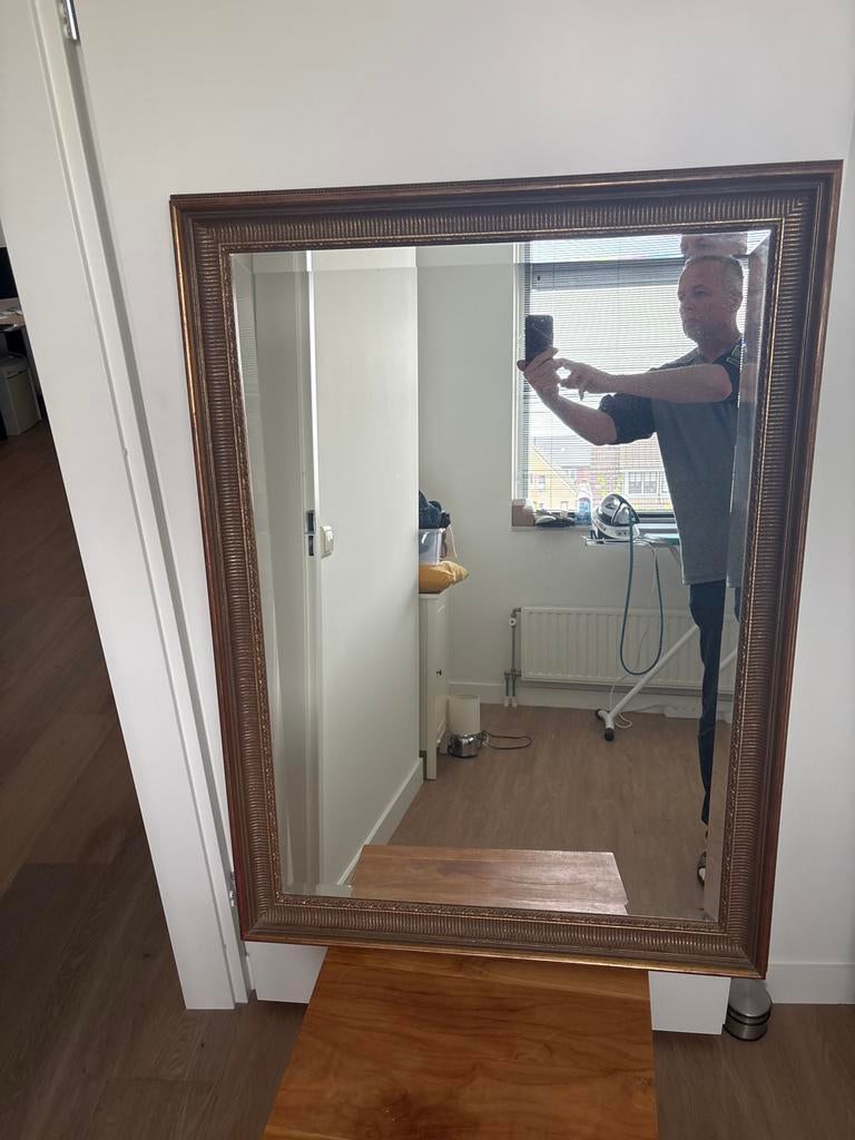 Grote spiegel met sierlijke bronzen lijst, Huis en Inrichting, Woonaccessoires | Spiegels, Ophalen, 100 tot 150 cm, Zo goed als nieuw